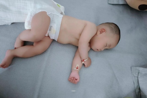 益阳宝宝积食发烧怎么处理